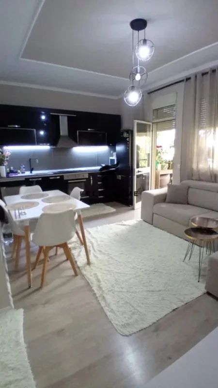 Tirane, jepet me qera apartament 1+1 Kati 2, 78 m² 150.000 € (KODRA E DIELLIT)