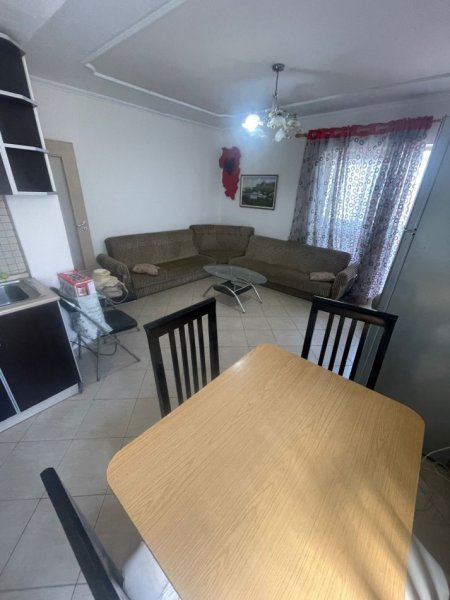 Tirane, jepet me qera apartament 2+1+Aneks+Ballkon Kati 6, 75 m² 500 € (Pazari i Ri)