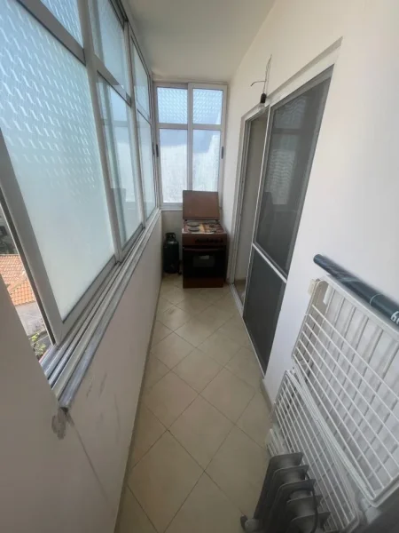 Tirane, jepet me qera apartament 2+1+Aneks+Ballkon Kati 6, 75 m² 500 € (Pazari i Ri)