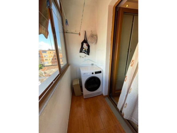 Tirane, jepet me qera apartament 2+1 Kati 2, 94 m² 600 € (vasil shanto)