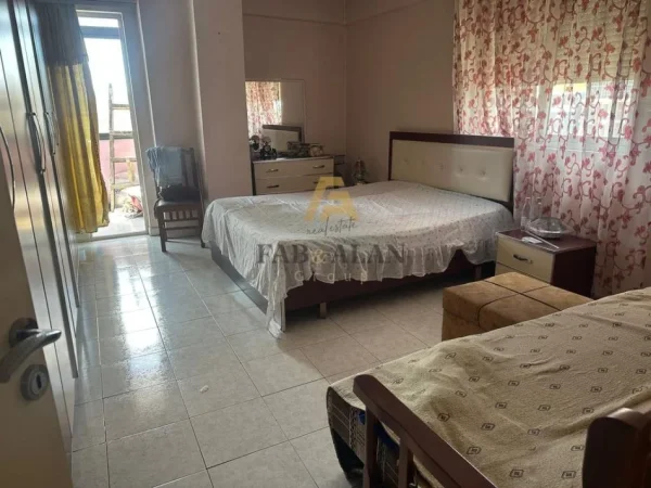 Tirane, shitet apartament 2+1 Kati 5, 108 m² 146.000 € (LAPRAKE)