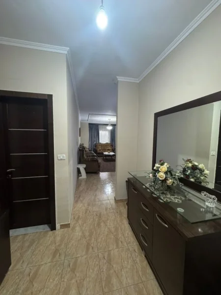 Tirane, jepet me qera apartament 2+1+parkim Kati 2, 90 m² 500 € (Astir prane Wellit)
