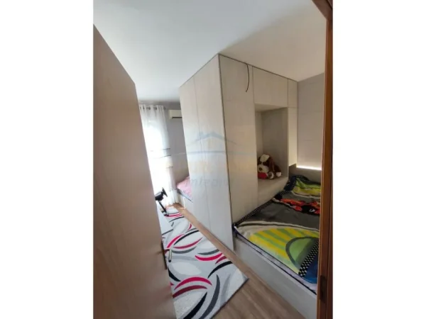 Tirane, shitet apartament 2+1+Ballkon Kati 6, 97 m² 210.000 € (Rruga Ali Visha)