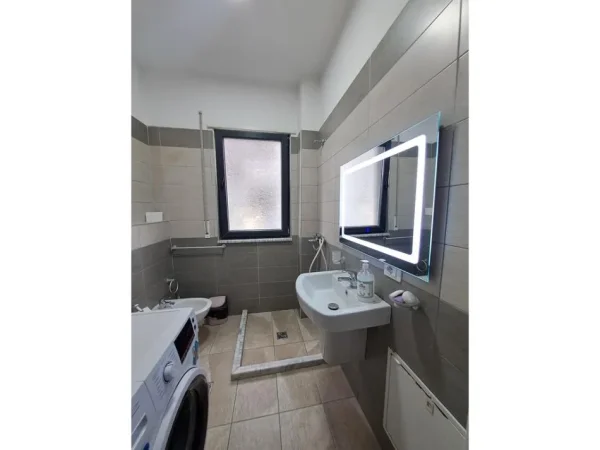 Tirane, jepet me qera apartament 2+1 Kati 1, 75 m² 750 € (Don Bosko)