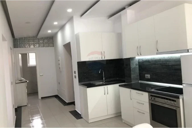 Tirane, jepet me qera apartament 2+1+Aneks+Ballkon , 70 m² 550 € (Bulevardi Zhan Dark)