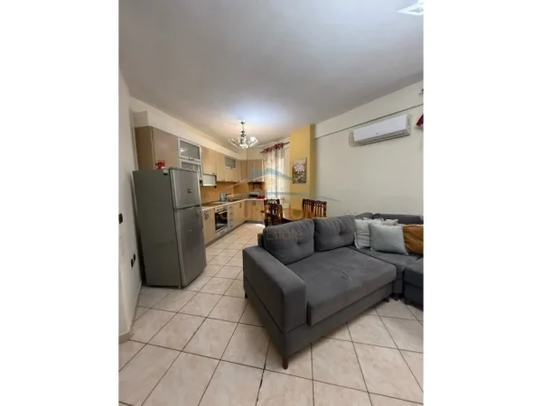 Tirane, jepet me qera apartament 2+1 Kati 2, 113 m² 1.500 € (Rruga Vaso Pasha)