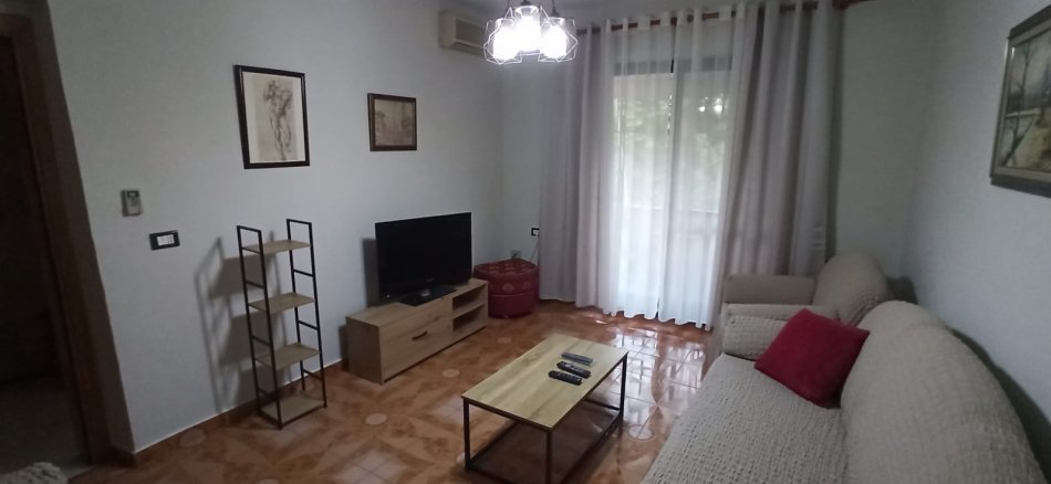 Tirane, jepet me qera apartament 1+1 Kati 5, 60 m² 600 € (Ish-Ekspozita)