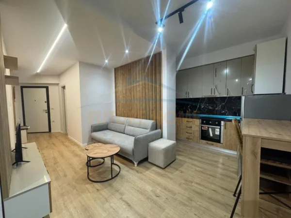 Tirane, jepet me qera apartament 1+1 Kati 1, 65 m² 550 € (KODRA E DIELLIT)