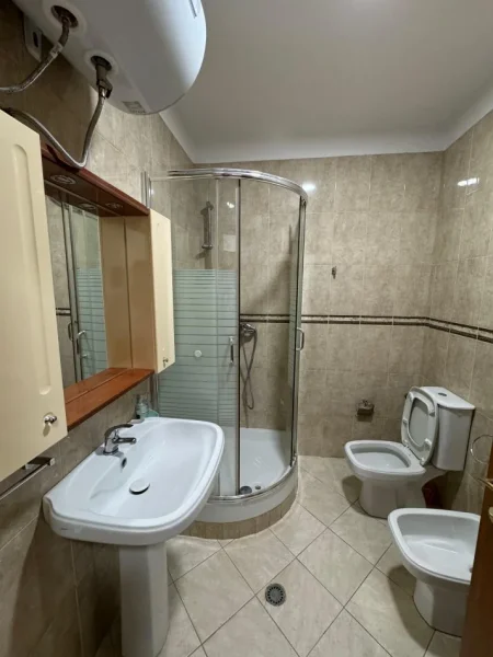 Tirane, shes apartament 2+1 Kati 7, 106 m² 168.000 € (Kinostudio)