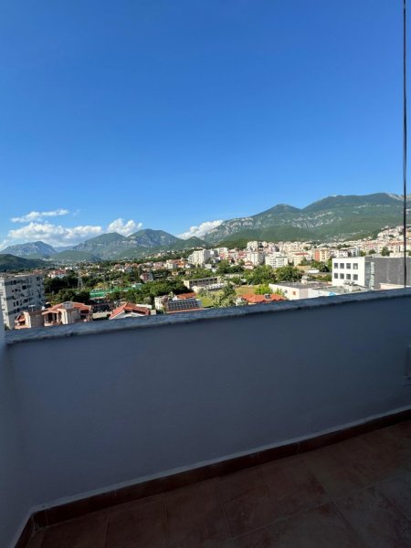 Tirane, shes apartament 2+1 Kati 7, 106 m² 168.000 € (Kinostudio)
