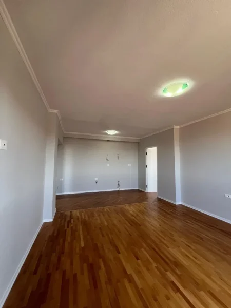 Tirane, shes apartament 2+1 Kati 7, 108 m² 175.000 € (Kinostudio)