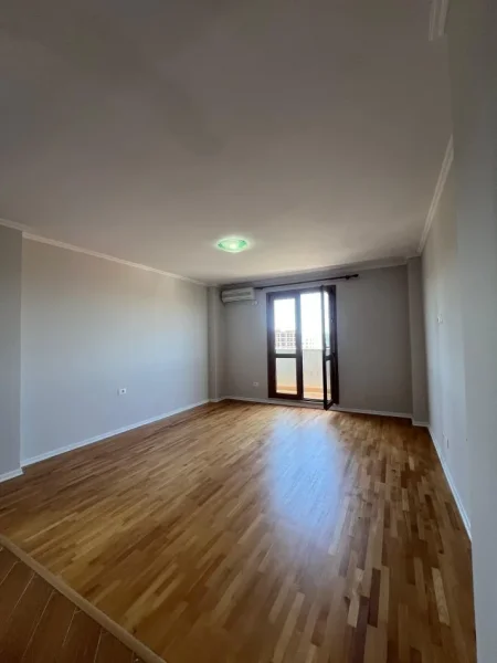 Tirane, shes apartament 2+1 Kati 7, 108 m² 175.000 € (Kinostudio)