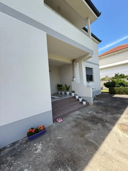 Shqiperi, shitet Vile ne plazh 2 Katshe Kati 2, 280.000 € (Golem Qerret)