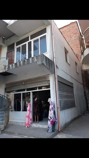 Peqin, shes dyqan Kati 1+2