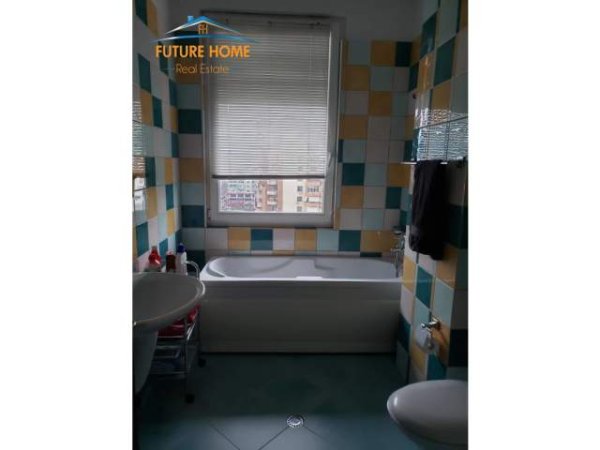 Tirane, jap me qera apartament 3+1 Kati 7, 139 m² 1.200 Euro