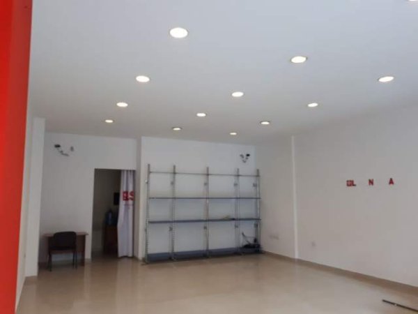 Tirane, shitet ambjent biznesi Kati 0, 70 m² 185.000 Euro (ish Ekspozita)