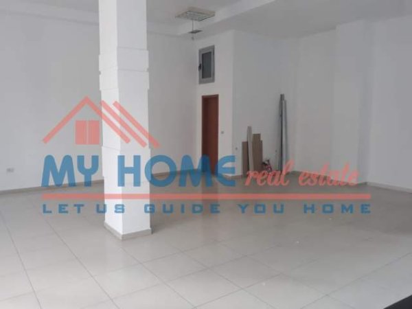Tirane, jepet me qera dyqan Kati 0, 97 m² 750 Euro (brryli)