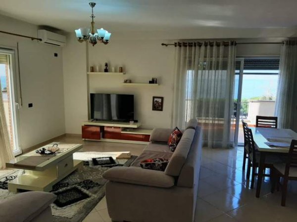 Kavaje, shes Penthouse 4+1 240.000 Euro (Golem Kavaje)