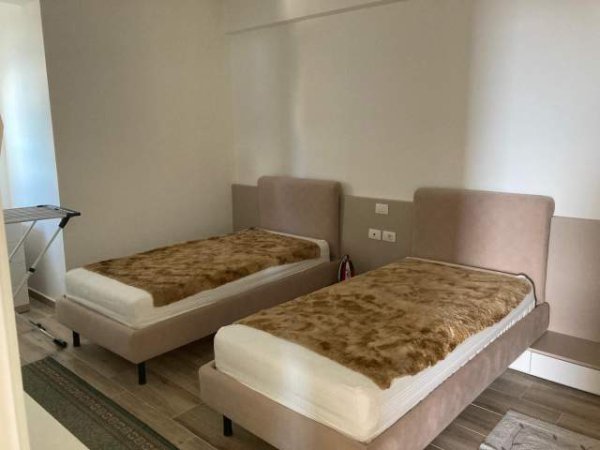 Vlore, jap me qera apartament 2+1+BLK Kati 9, 550 Euro (Lungomare)