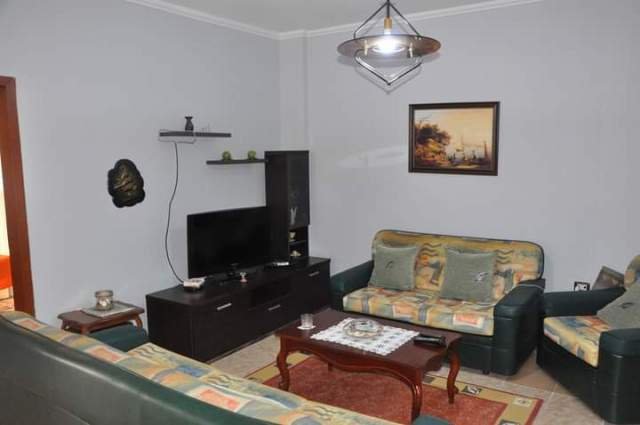 Tirane, jap me qera apartament 2+1 Kati 7, 98 m² 38.000 Leke (Don Bosko, Pallatet Hawai, Kulla 2, Kati 7)