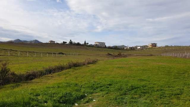 Tirane, shes toke 4.600 m² 85.000 Euro (mazrek)