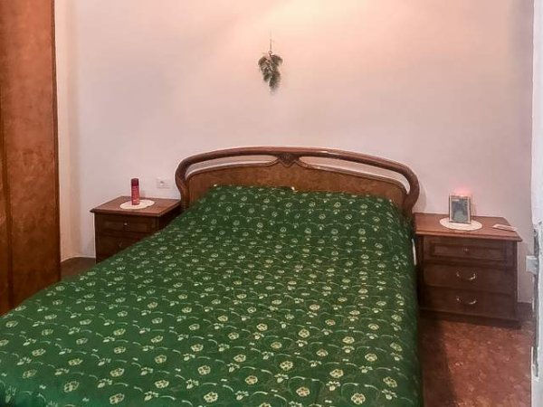 Tirane, jepet me qera shtepi 111 m² 500 Euro