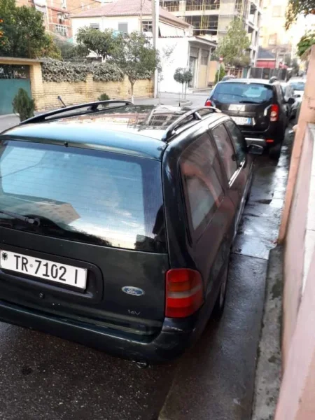 Tirane, shes makine  Ford Mondeo  SW   Viti 1994,   180.000 Leke