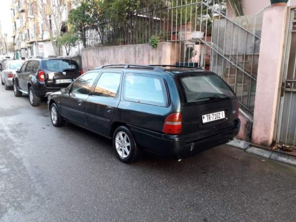 Tirane, shes makine karavan Ford Mondeo Viti 1994, 200.000 Leke