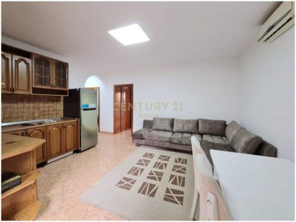Tirane, jepet me qera apartament 2+1+BLK Kati 2, 60 m² 400 Euro (Rr. e Durresit)