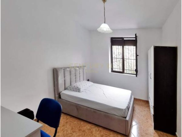 Tirane, jepet me qera apartament 2+1+BLK Kati 2, 60 m² 400 Euro (Rr. e Durresit)