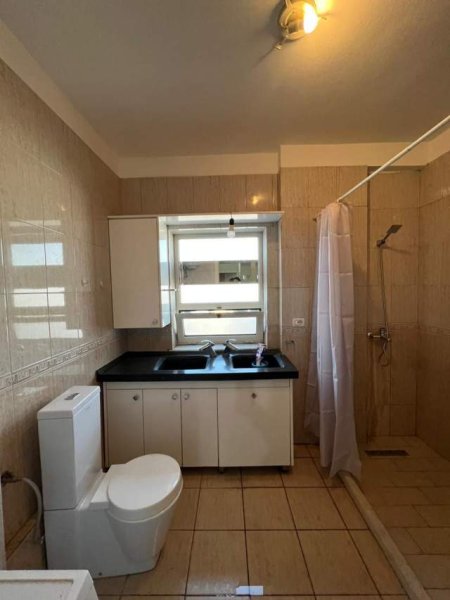 Tirane, jepet me qera apartament Kati 3, 143 m² 550 Euro (rruga bill klinton)