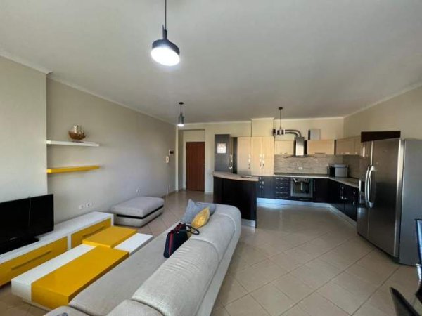Tirane, jepet me qera apartament Kati 3, 143 m² 550 Euro (rruga bill klinton)