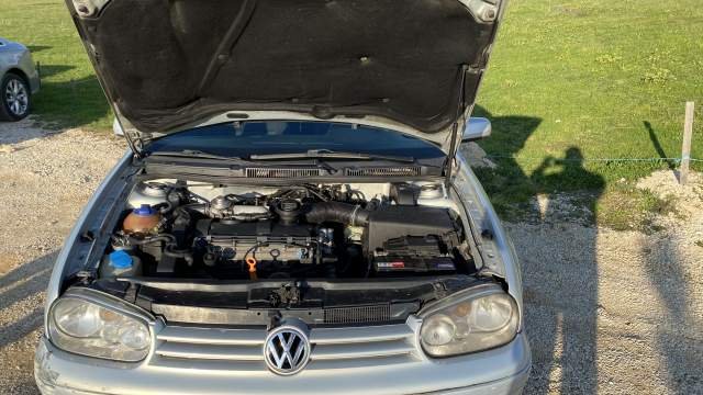 Tirane, shes makine Volkswagen Golf 4 TDI Viti 1999, 1.700 Euro