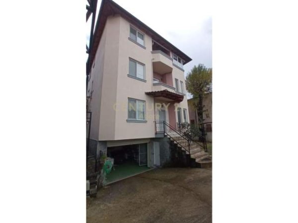 Tirane, jepet me qera Vile 3 Katshe Kati 0, 394 m² 1.000 Euro (Vilat Amerikane)