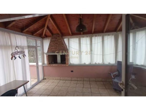Tirane, jepet me qera Vile 3 Katshe Kati 0, 394 m² 1.000 Euro (Vilat Amerikane)