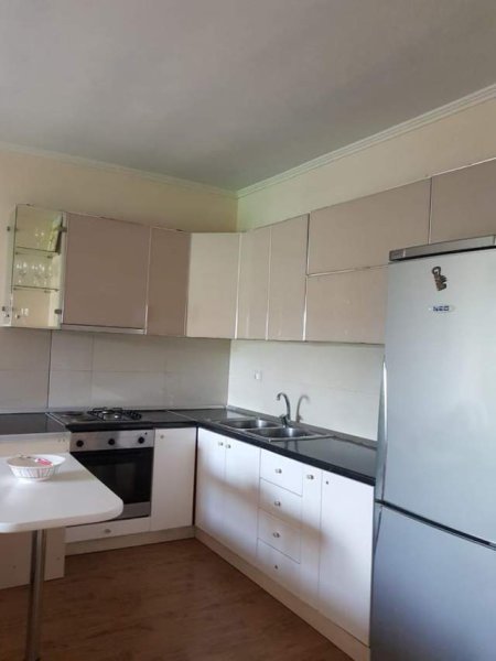 Tirane, jepet me qera shtepi 1+1+A+BLK Kati 0, 110 m² 300 Euro (tregu elektrik)