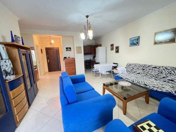 Tirane, shitet Penthouse 2+1+BLK Kati 1, 110.000 Euro