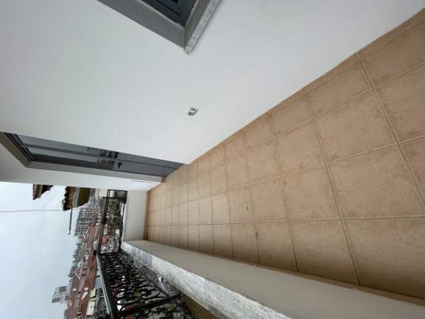 Tirane, shitet apartament 2+1+BLK Kati 3, 1.426 m² 125.000 Euro (Porcelan)