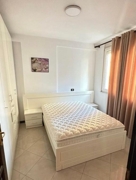 Tirane, jepet me qera apartament 1+1+BLK Kati 7, 70 m² 400 Euro (prane ish ekspozites)