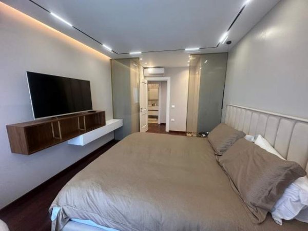 Tirane, shitet apartament 2+1+BLK Kati 9, 103 m² 200.000 Euro (rruga Dibres)
