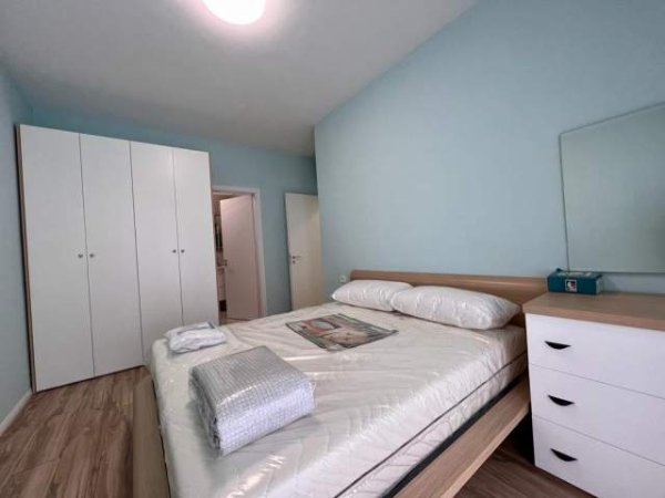 Tirane, jepet me qera apartament 2+1+BLK Kati 1, 100 m² 550 Euro (Dispancerai)