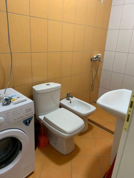 Tirane, shitet apartament 2+1 Kati 1, 70 m² 83.000 Euro (prane Xhamise, Kopeshti Botanik)