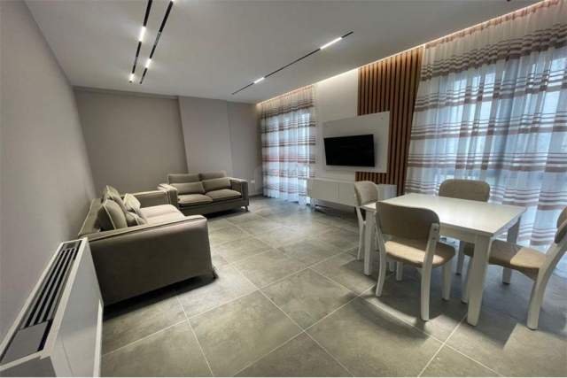Tirane, jepet me qera apartament 1+1+A+BLK Kati 11, 70 m² 450 Euro (Farmacia 10)