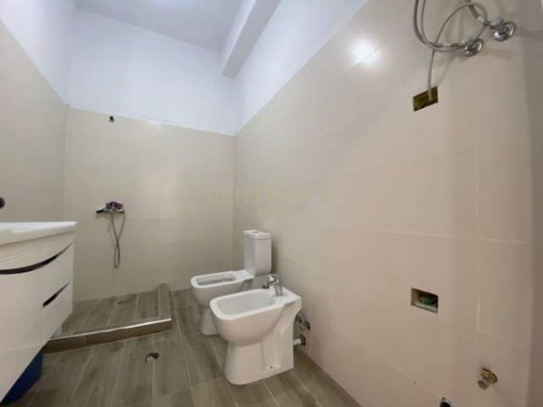 Tirane, shitet apartament 2+1+BLK Kati 5, 127.000 Euro