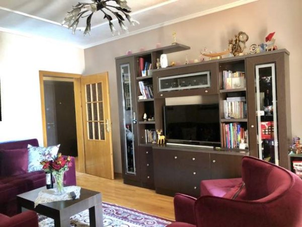 Tirane, jepet me qera apartament 2+1+A Kati 5, 70 m² 400 Euro (5 Maji)