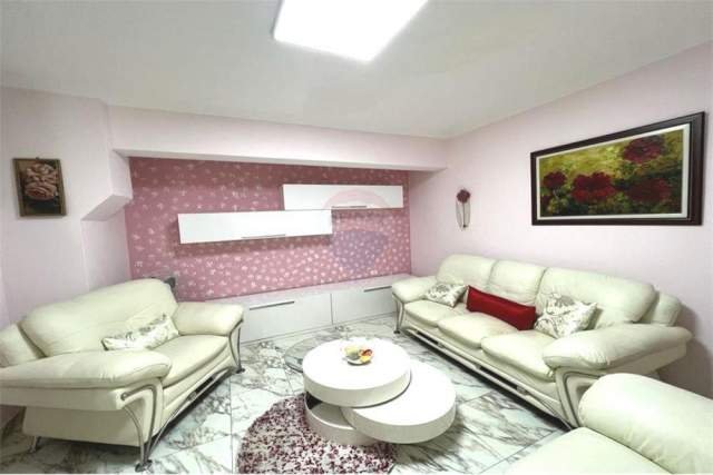 Tirane, jepet me qera apartament 1+1+BLK Kati 1, 60 m² 400 Euro (Margarita Tutulani)