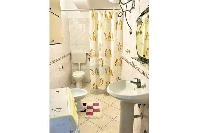Tirane, jepet me qera apartament 1+1 Kati 1, 60 m² 400 Euro (Margarita Tutulani)