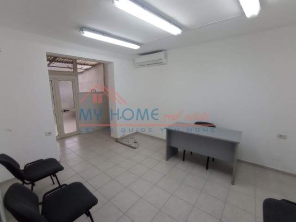 Tirane, jepet me qera zyre Kati 2, 70 m² 350 Euro (Nikolla Tupe)
