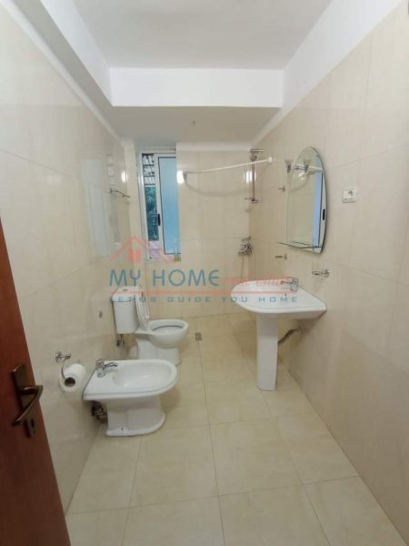 Tirane, jepet me qera zyre Kati 2, 70 m² 350 Euro (Nikolla Tupe)