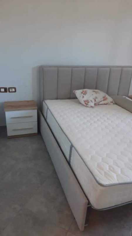Tirane, jepet me qera apartament 265 Euro (Kinostudio)